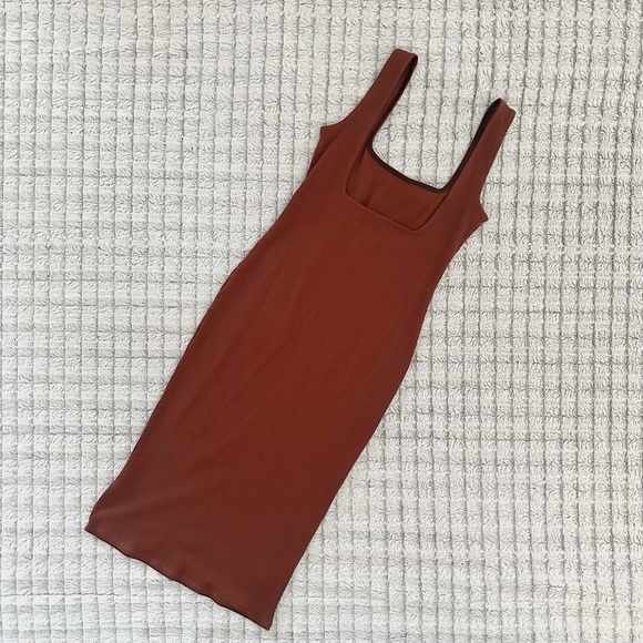 Lovers and Friends Fleur Midi Dress in Chocolate Brown - Picture 3 of 4